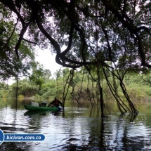 Bicivan Tour Kayak Rio Selva Amazonas Colombia