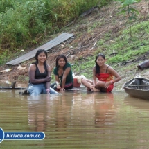 Bicivan Tour Kayak Rio Selva Amazonas Colombia