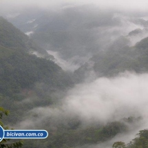 Via Simon Bolivan antigua via Cali Buenaventura - Bicivan Kayak Colombia (12 de 25).jpg