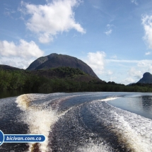 Bicivan Tour Rio Cerros de Mavecure Colombia