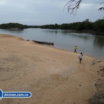 bicivan tour kayak rio orinoco puerto carreno colombia