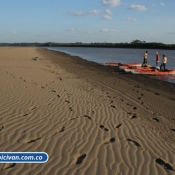 bicivan-tour-kayak-rio-meta-llanos-orientales-colombia-04.jpg