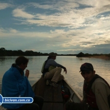 bicivan-tour-kayak-rio-meta-llanos-orientales-colombia-30.jpg