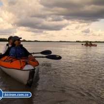 bicivan-tour-kayak-rio-meta-llanos-orientales-colombia-32.jpg