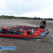 bicivan-tour-kayak-rio-meta-llanos-orientales-colombia-37.jpg