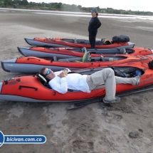 bicivan-tour-kayak-rio-meta-llanos-orientales-colombia-38.jpg
