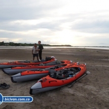 bicivan-tour-kayak-rio-meta-llanos-orientales-colombia-41.jpg