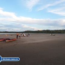 bicivan-tour-kayak-rio-meta-llanos-orientales-colombia-45.jpg