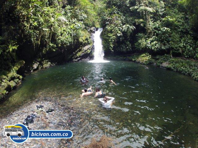 Via Simon Bolivan antigua via Cali Buenaventura - Bicivan Kayak Colombia (11 de 25)