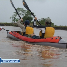 bicivan-tour-kayak-rio-meta-llanos-orientales-colombia-50.jpg